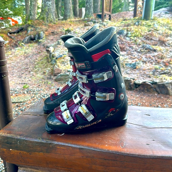Men’s ski boot - Picture 2 of 3